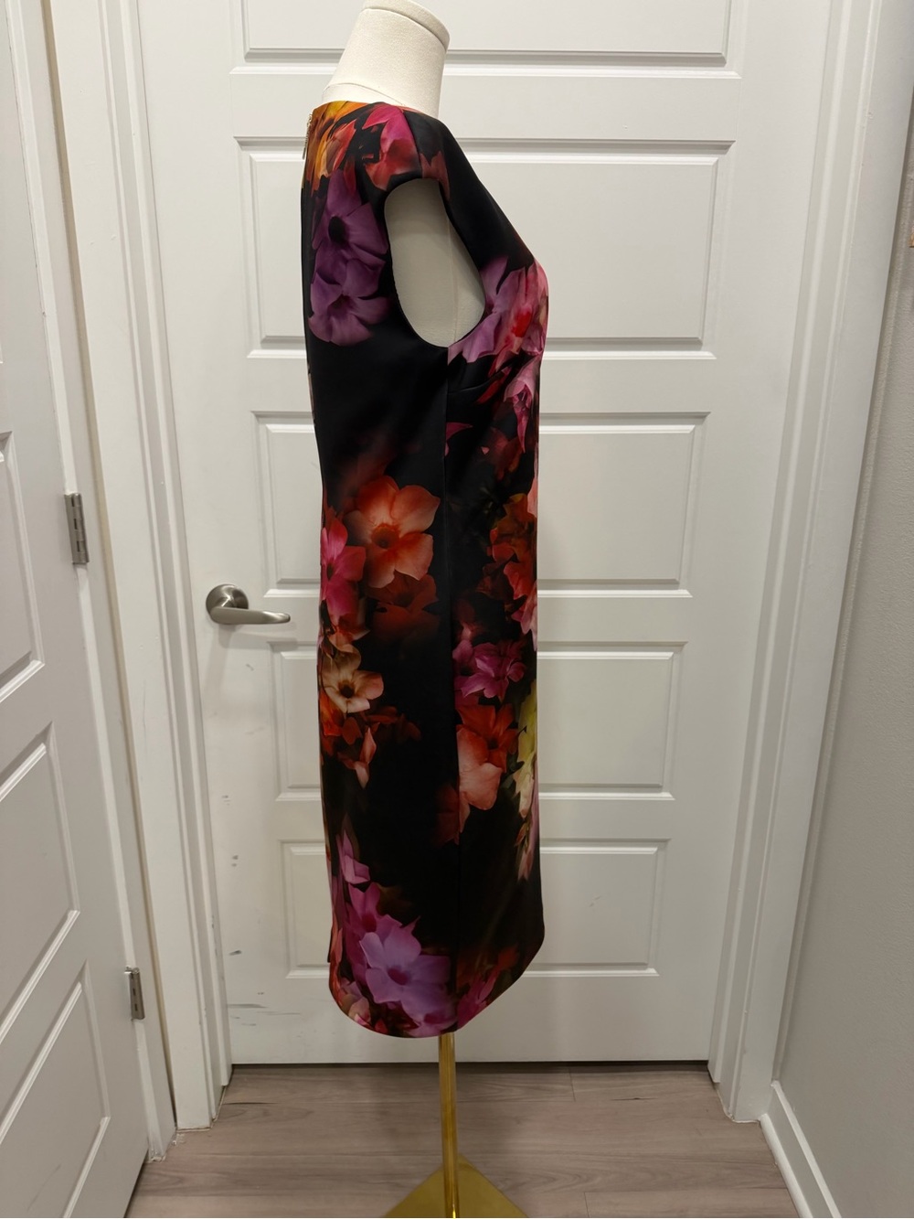 Ted Baker Black Floral Sheath Midi Dress - Picture 7 of 12